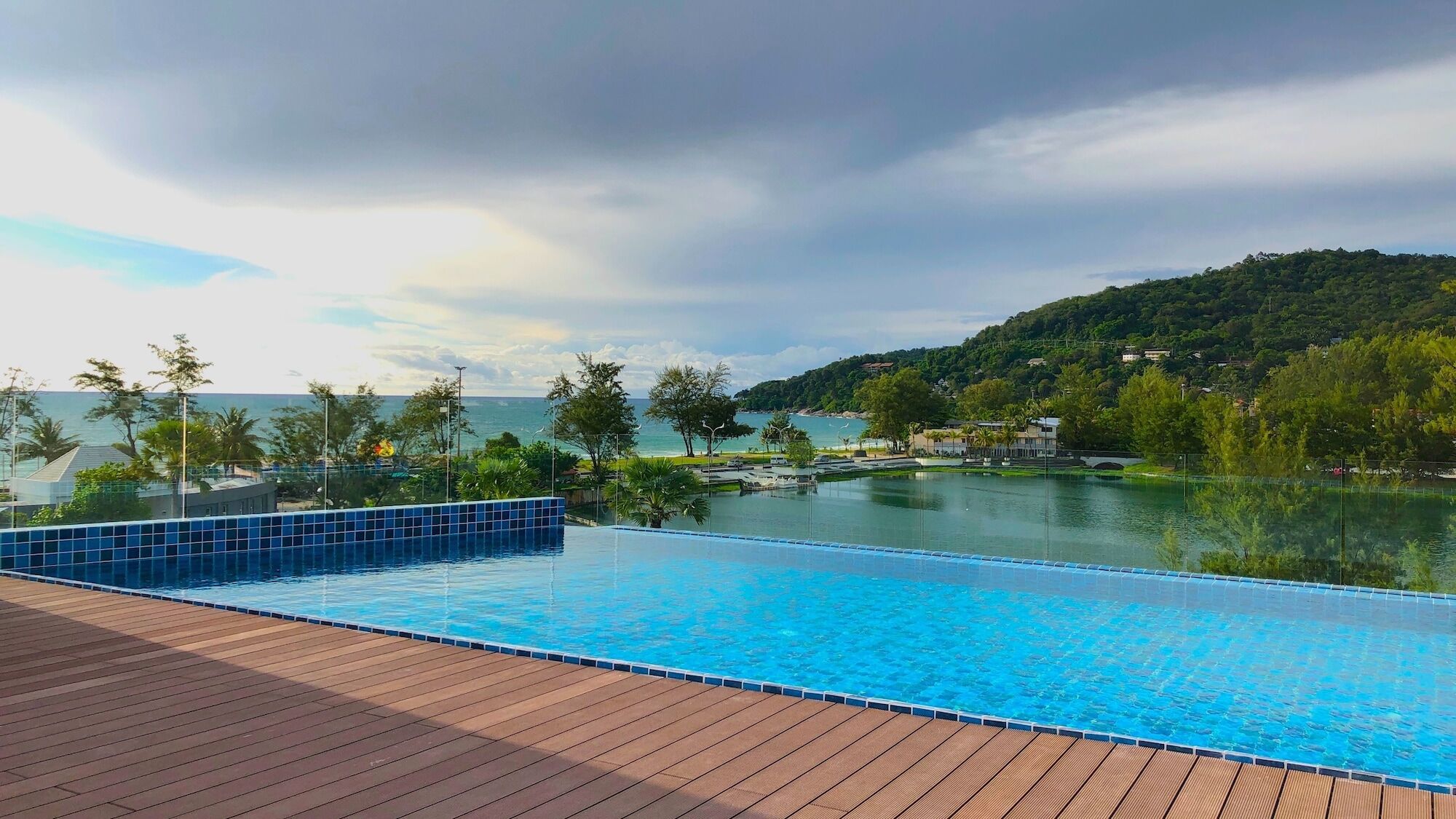 Phoenix Hotel Karon Beach Exterior foto